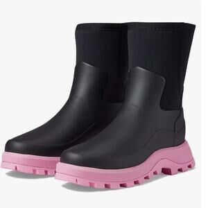 Hunter City Explorer Short Boots in Black With Pink Size 5